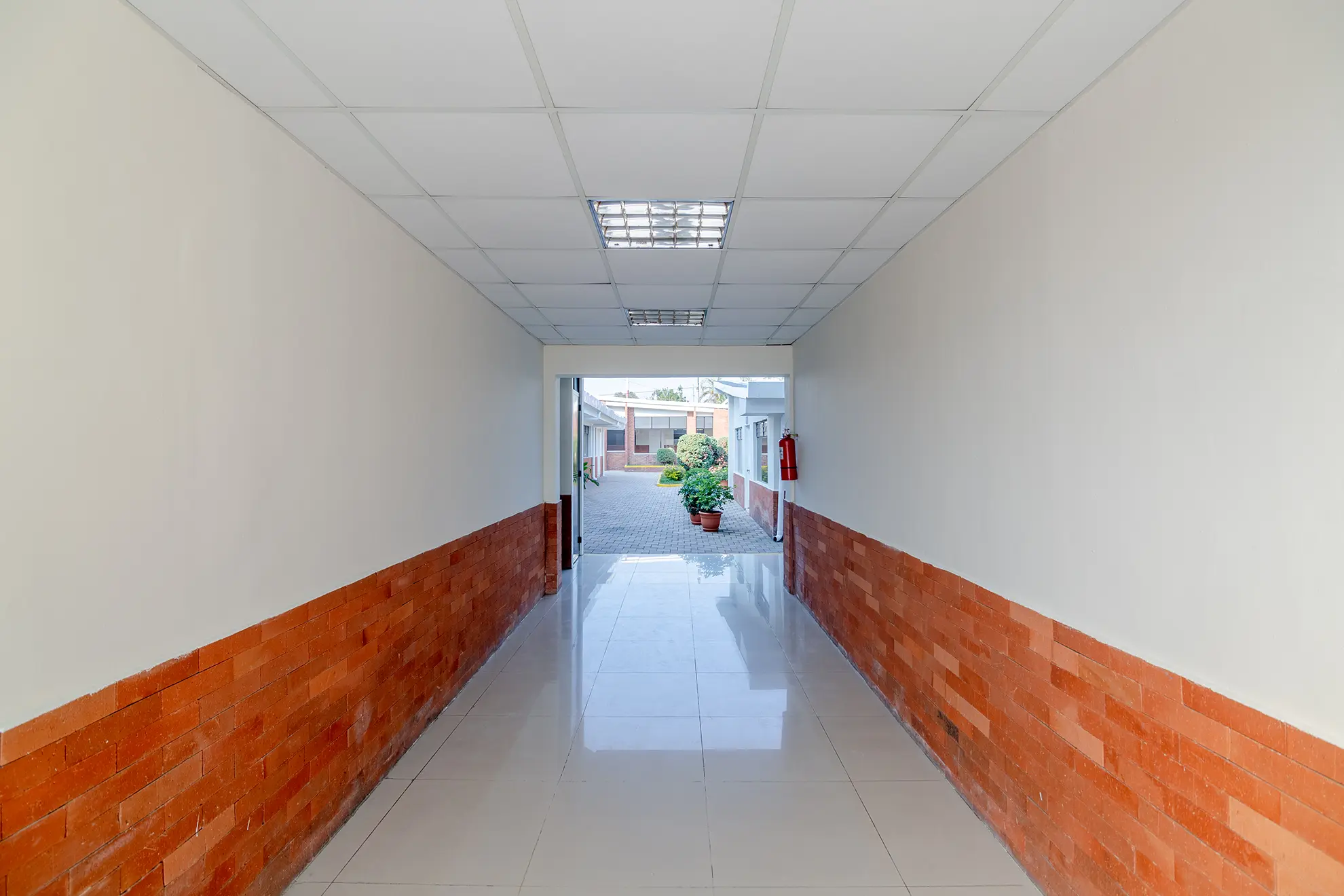 Hallway Campus B, School of Nursing.